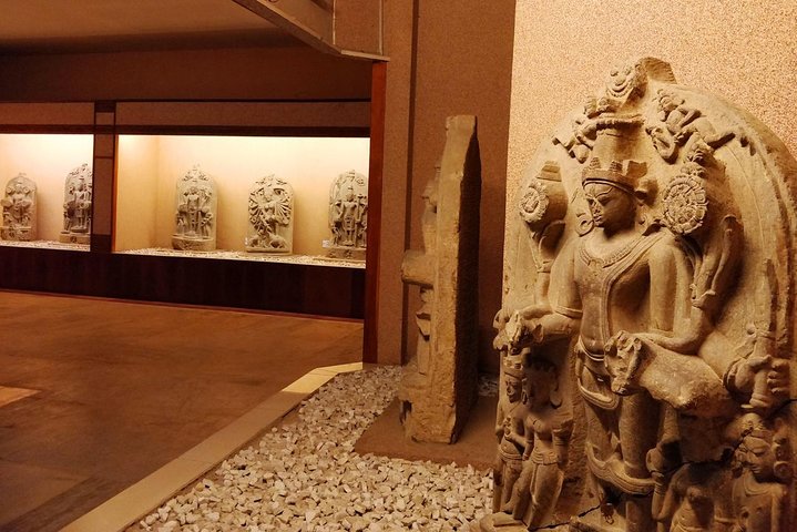 Guwahati Day Tour med Assamese Lunch och Sunset River Cruise