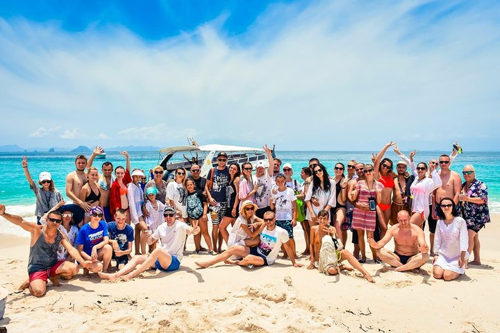 Phi Phi Islands & Maya Bay Day Trip from Phuket with Buffet Lunch