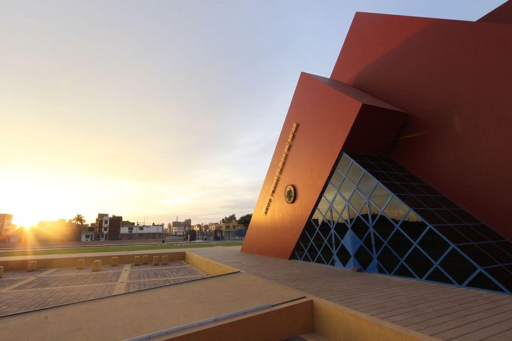 チクラーヨ 1 日 : Huaca Rajada、Tucume、Sipan Royal Toum Museum ランチ付き