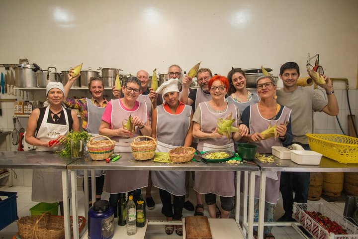 Talleres de cocina boliviana Adelante Mujer
