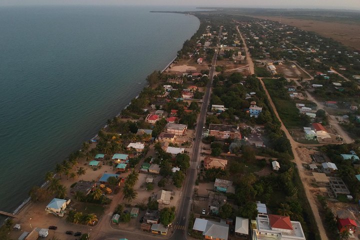 Aeropuerto de Dangriga Town a Hopkins Village