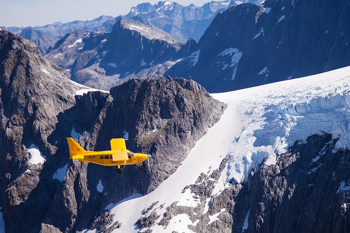 Vuelo y crucero del glaciar Milford Sound desde Wanaka