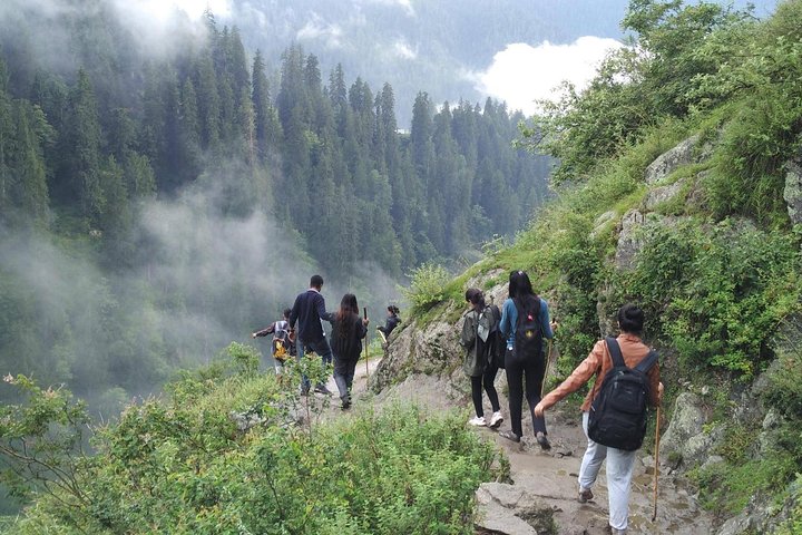 Kasol + Kheerganga Trek 3D / 2N, todo incluido con BanBanjara