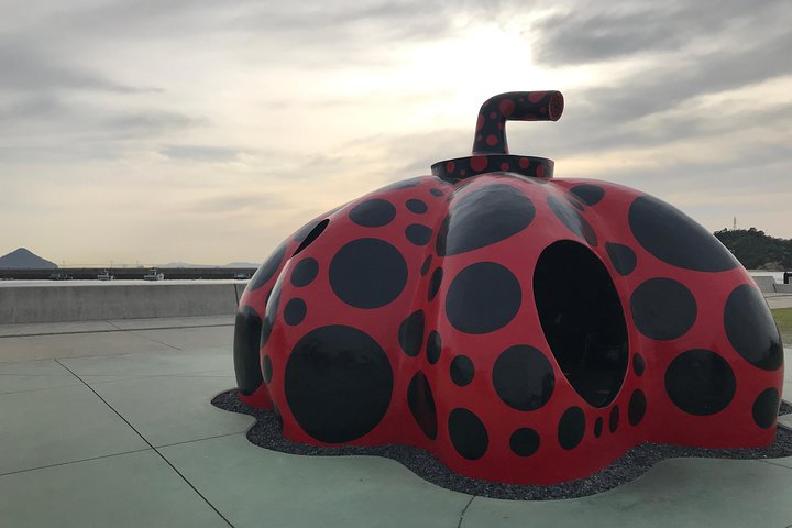 Guidad tur till Naoshima Art Island med privat bil
