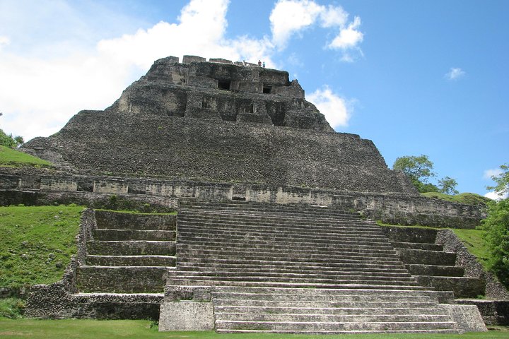 Xunantunich und Cave Tubing - Tagesausflug ab San Ignacio