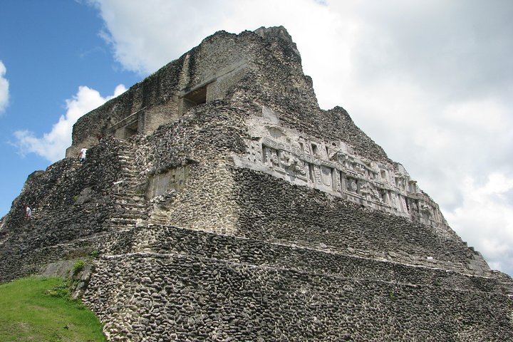Xunantunich und Cave Tubing - Tagesausflug ab San Ignacio