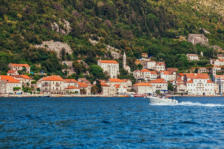 Visite en bateau privée personnalisée au départ de Herceg Novi (4 heures)