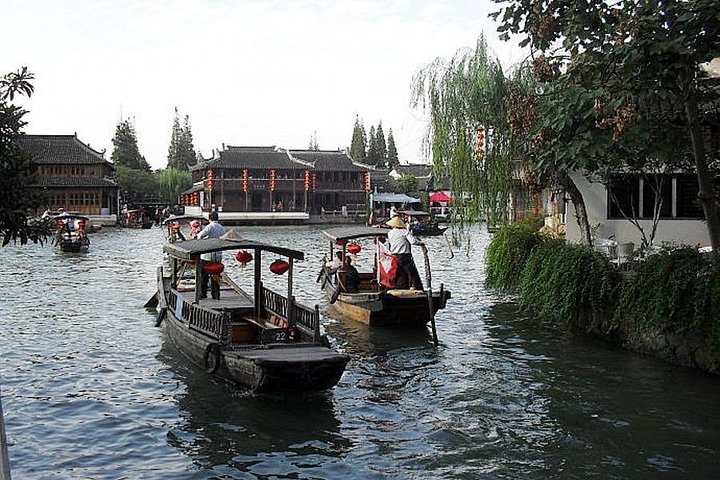 Von Shanghai : Zhujiajiao Water Town Private Tour mit Bootsfahrt