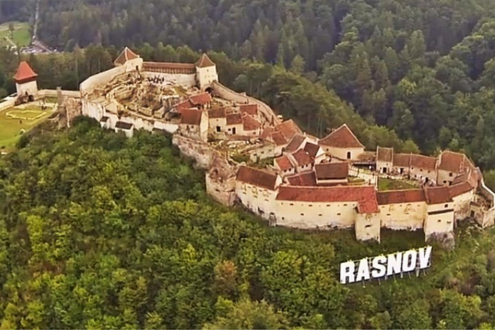 Day Tour to Bran Castle(Dracula's Castle) and Râșnov Fortress