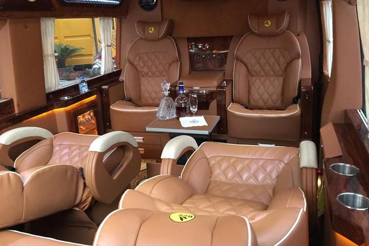 Hanoi trasferimenti privati di sola andata (da furgoni limousine di lusso)