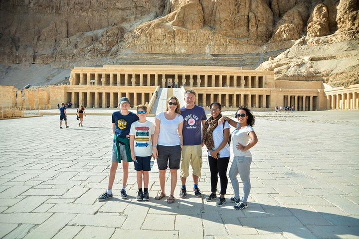 4 Tage Nilkreuzfahrt Assuan nach Luxor & Abu Simbel. Heißluftballon