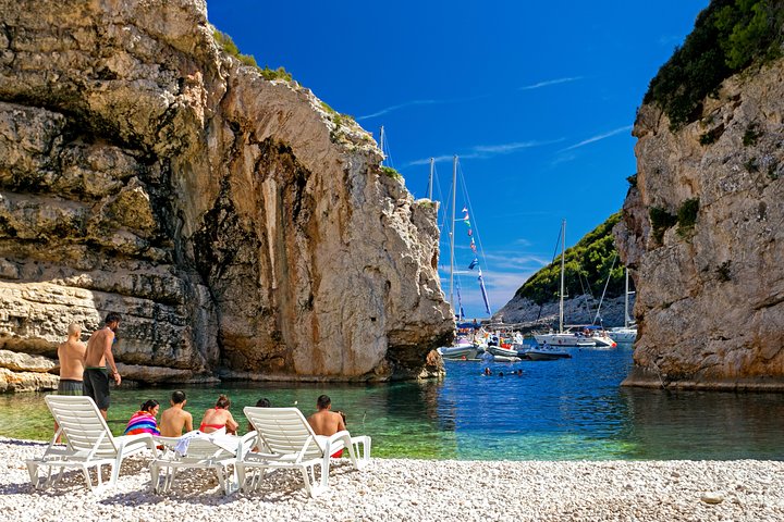 Gruppentour zur Blauen Höhle und zu den Pakleni-Inseln ab Hvar