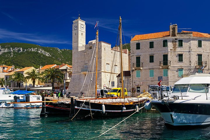 Gruppentour zur Blauen Höhle und zu den Pakleni-Inseln ab Hvar