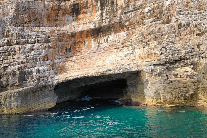 Gruppentour zur Blauen Höhle und zu den Pakleni-Inseln ab Hvar