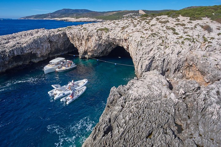 Gruppentour zur Blauen Höhle und zu den Pakleni-Inseln ab Hvar