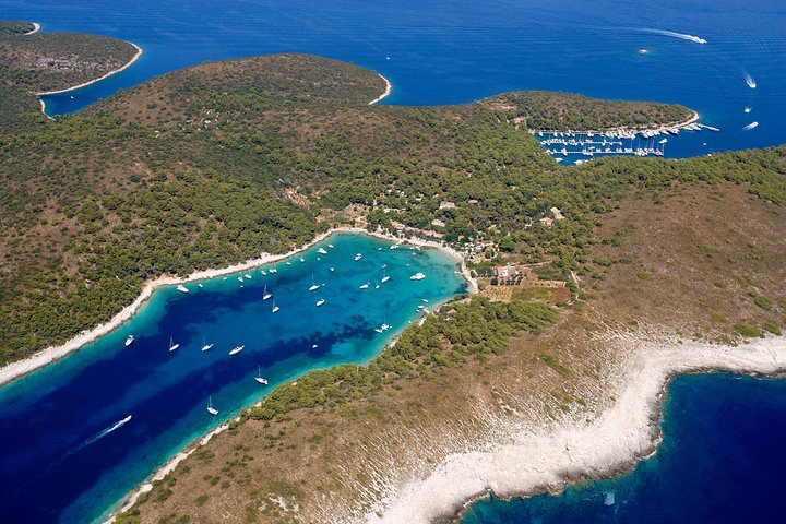 Gruppentour zur Blauen Höhle und zu den Pakleni-Inseln ab Hvar