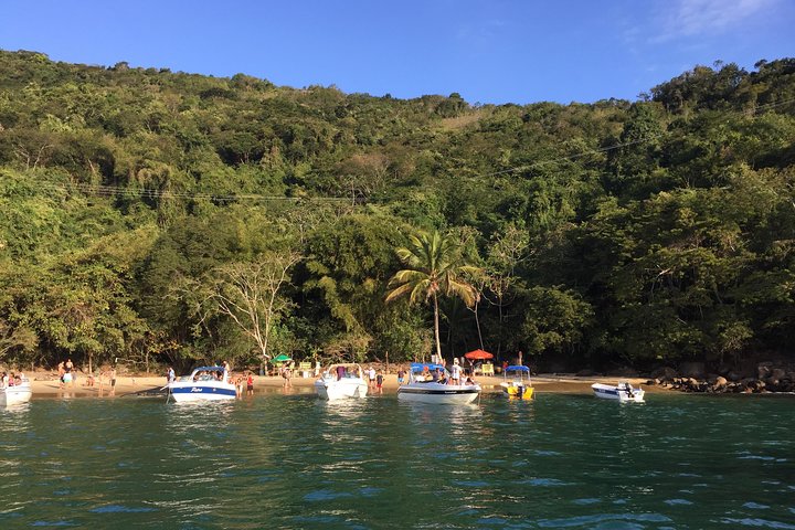 Excursión de día completo en lancha motora por la costa norte de Ilha Grande
