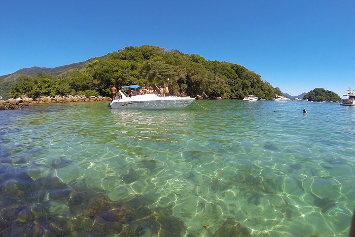 Excursión de día completo en lancha motora por la costa norte de Ilha Grande