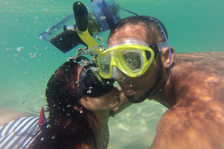 Excursión de día completo en lancha motora por la costa norte de Ilha Grande