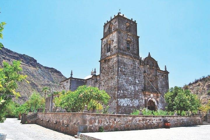 Esplora la Passeggiata al Pranzo e il Tour Storico della Missione di San Javier