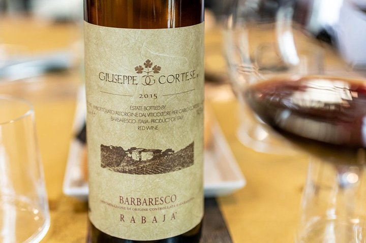 Proef Barolo en Barbaresco met een Sommelier. Wijntour door Piemonte