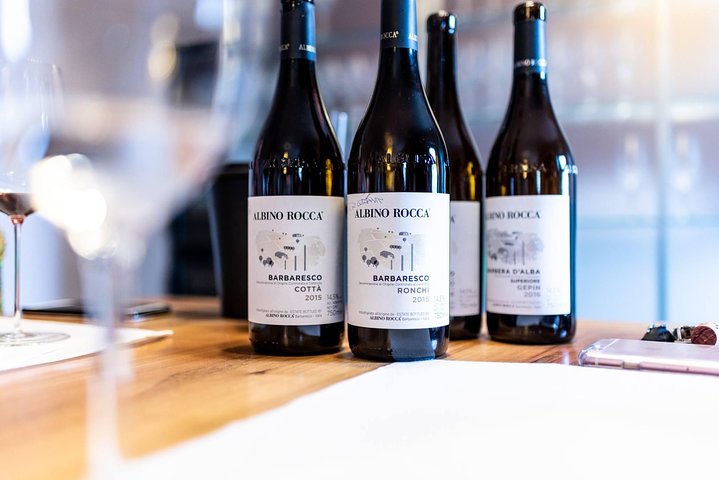 Proef Barolo en Barbaresco met een Sommelier. Wijntour door Piemonte
