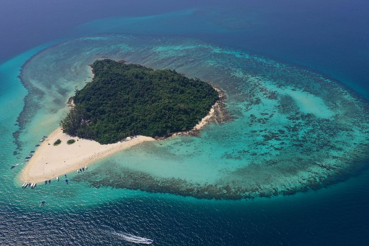 Phi Phi Islands & Maya Bay Day Trip from Phuket with Buffet Lunch