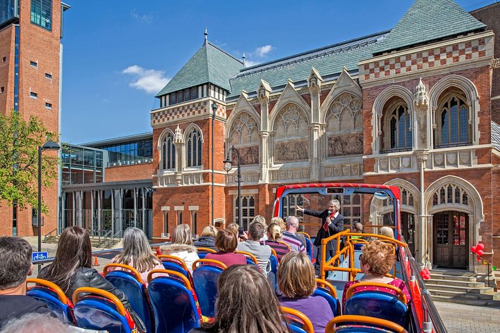 Stratford-upon-Avon hop-on hop-off bustour door de stad