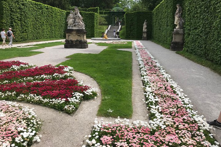 Gita di un giorno VIP Neuschwanstein, Linderhof e Grotta da Monaco di Baviera