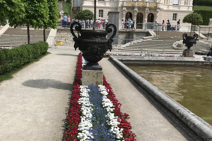 Gita di un giorno VIP Neuschwanstein, Linderhof e Grotta da Monaco di Baviera