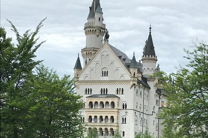 Gita di un giorno VIP Neuschwanstein, Linderhof e Grotta da Monaco di Baviera
