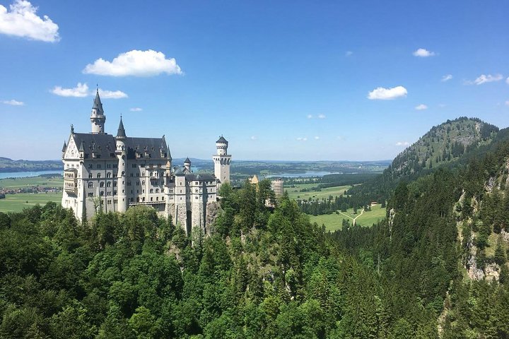 Gita di un giorno VIP Neuschwanstein, Linderhof e Grotta da Monaco di Baviera