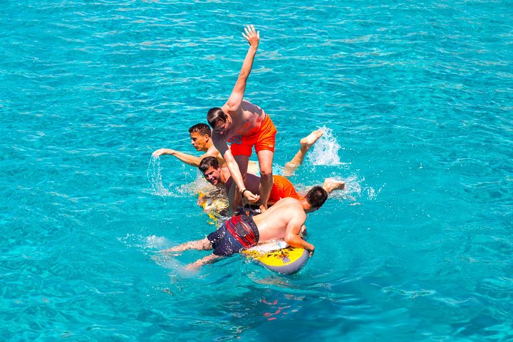 Ibiza strandhopcruise met paddleboards, drankjes en eten 6 uur