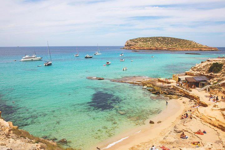 Ibiza strandhopcruise met paddleboards, drankjes en eten 6 uur