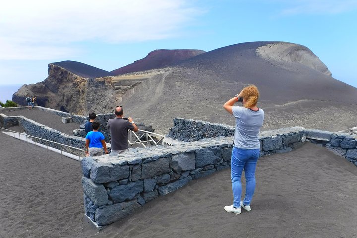 Eiland Faial: een volledige dag met lokale gids, vulkanen en landschappen