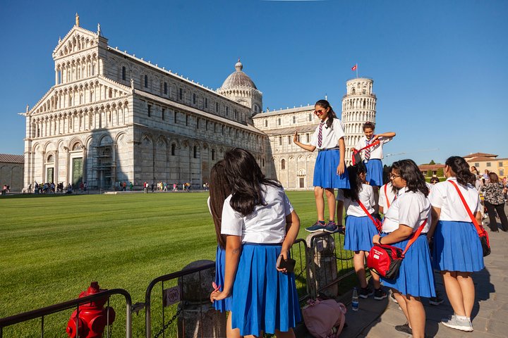 Excursion d'une journée en Toscane au départ de Florence : Sienne, San Gimignano, Pise et déjeuner dans une cave