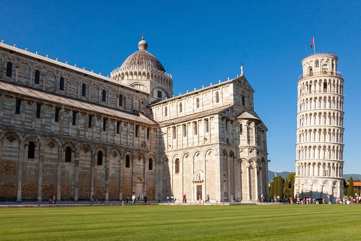 Excursion d'une journée en Toscane au départ de Florence : Sienne, San Gimignano, Pise et déjeuner dans une cave