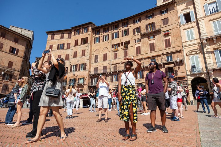 Excursion d'une journée en Toscane au départ de Florence : Sienne, San Gimignano, Pise et déjeuner dans une cave