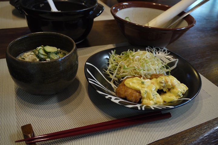 Miyazakis lokale matopplevelse La oss lage kald suppe og kylling Nanban! Super lokal matlaging!