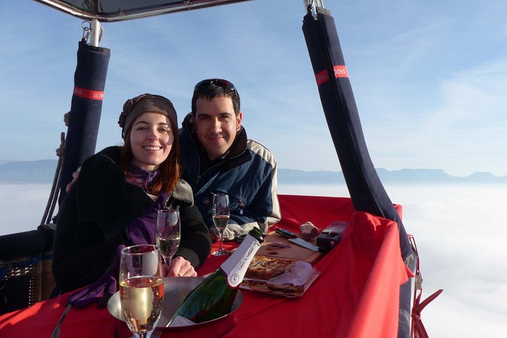 Volo in mongolfiera pre-Pirenei con prelievo opzionale a Barcellona