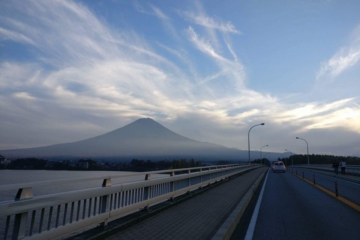 Mt. Fuji Skjulte Perler & Gotemba Outlets med Lokal Vejleder & Chauffør