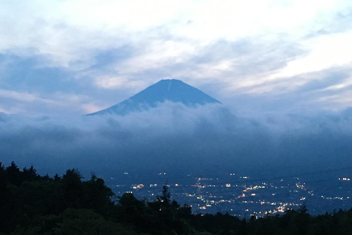 Mt. Fuji Skjulte Perler & Gotemba Outlets med Lokal Vejleder & Chauffør