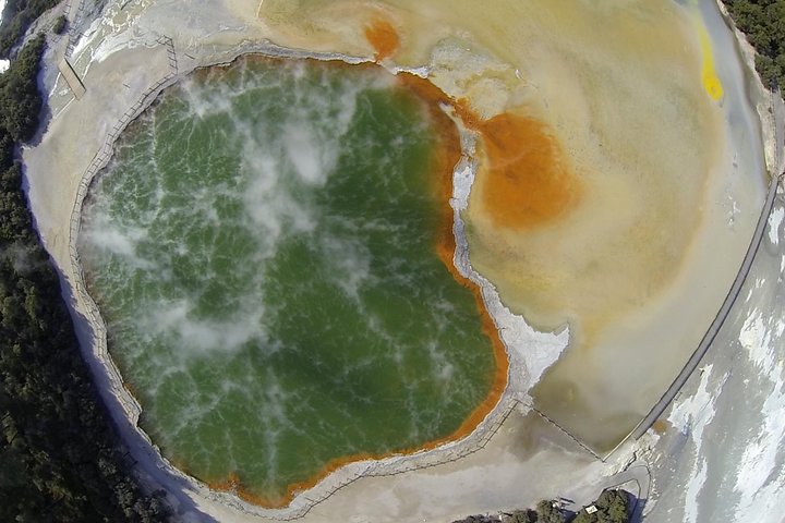 Rotorua baserad liten grupp morgontur Waimangu och Wai O Tapu