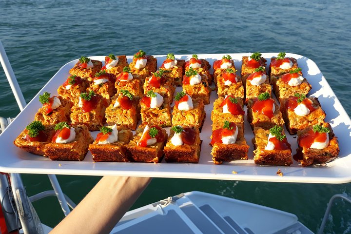 Solnedgang 3-timers cruise fra Darwin med middag og musserende vin