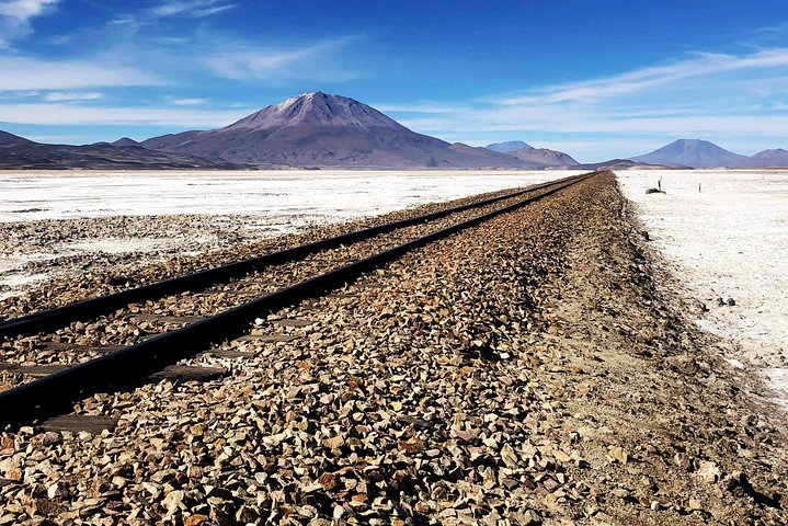 Salar De Uyuni 2days 1night. Eng Guide. Volcan Tunupa Ruta. Ask For Availability