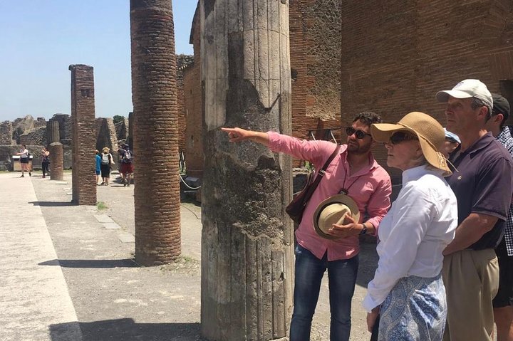 PompeiI Exclusive Tour with your Archaeologist in a Small Group