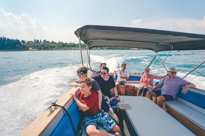 Da Verona: tour di un giorno del Lago di Garda e Sirmione con crociera