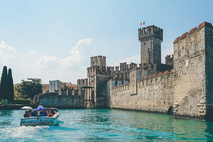 Da Verona: tour di un giorno del Lago di Garda e Sirmione con crociera