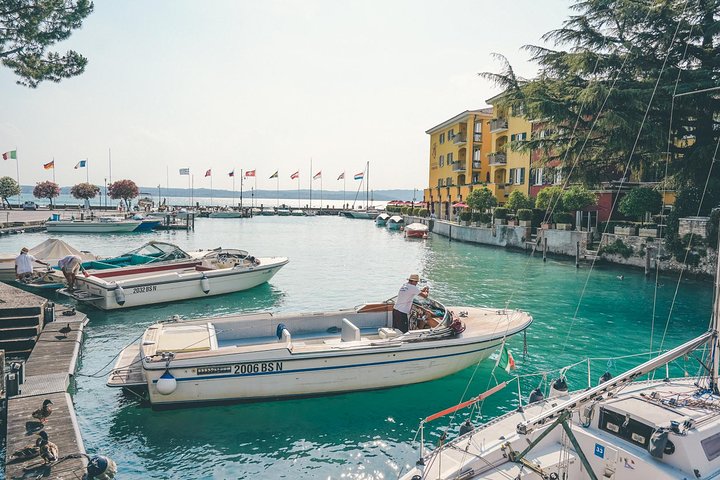 Da Verona: tour di un giorno del Lago di Garda e Sirmione con crociera