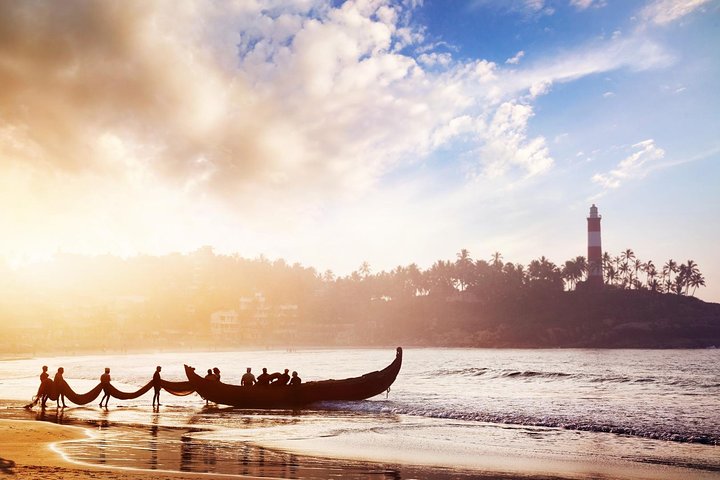 Excursion privée de 8 jours au Kerala (3 étoiles) avec Munnar, péniche et taxi - Iris Holidays